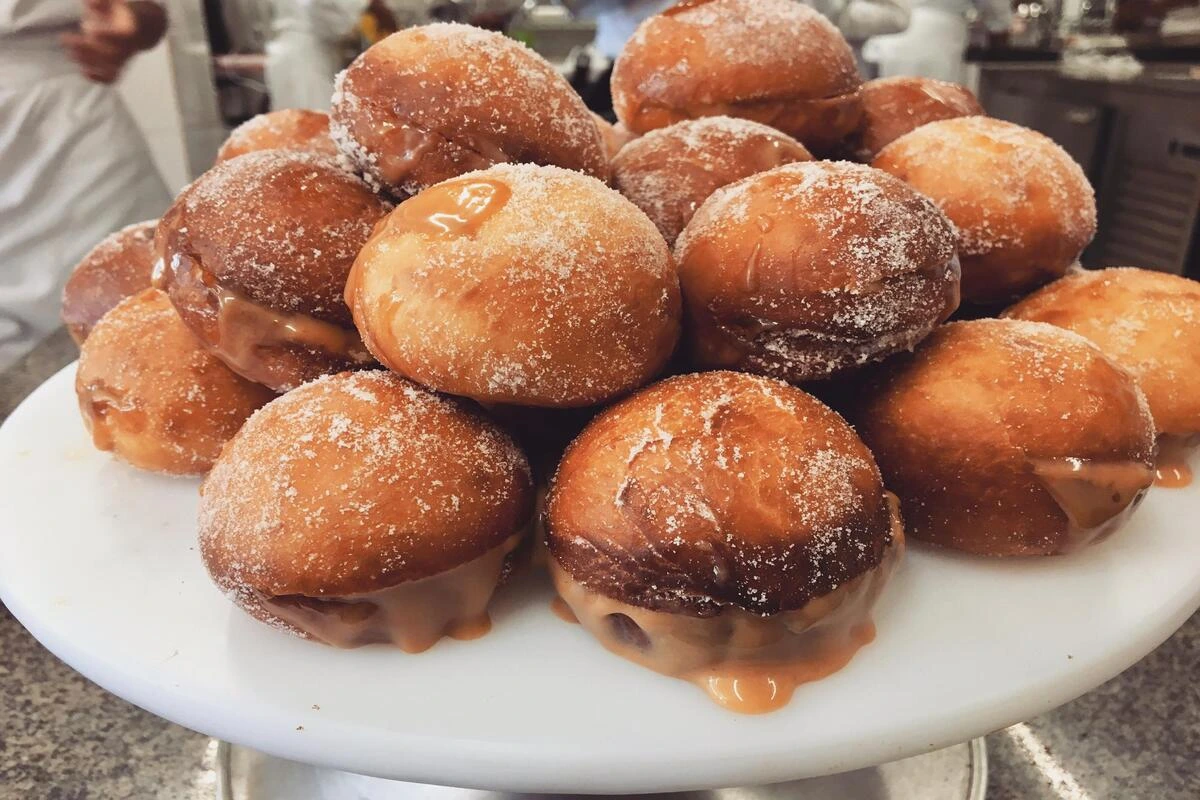 Italian Bomboloni